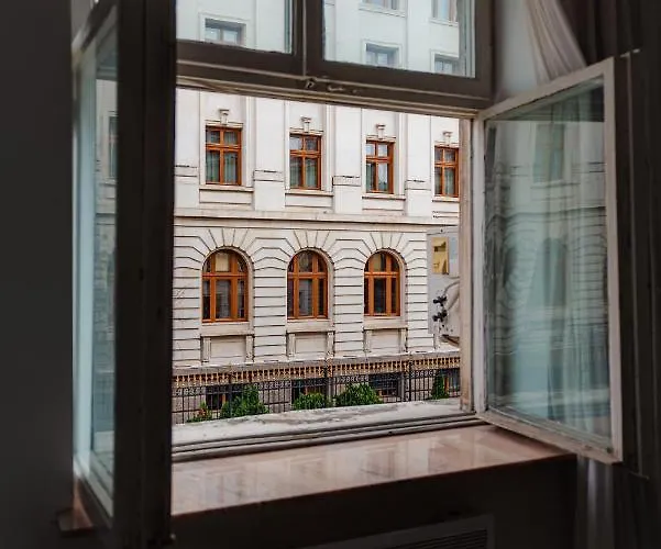 Heart Of Old Town Apartment