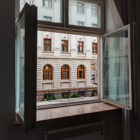 Heart Of Old Town Apartment